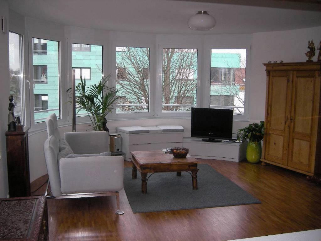 Appartement Am Salamanderpark Корнвестхайм Екстериор снимка